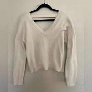 Jessica Simpson Women's V-Neck Cream Sweater